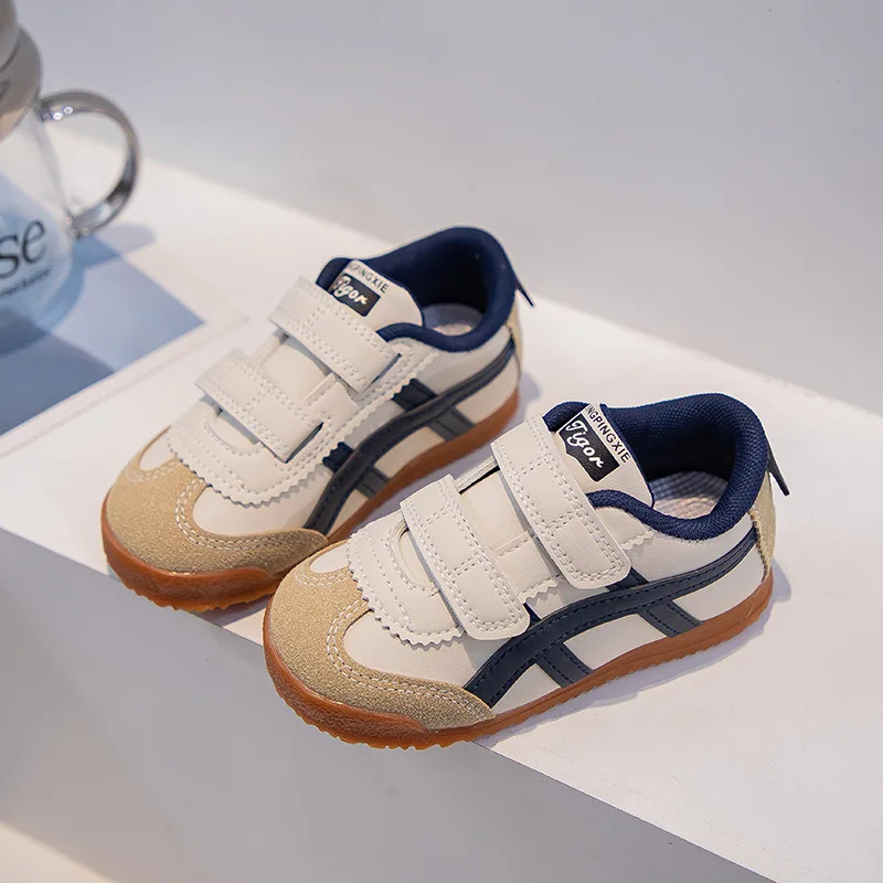 2025 Scarpe da ginnastica per  - Sports Equipment For Schools recensione e prezzo